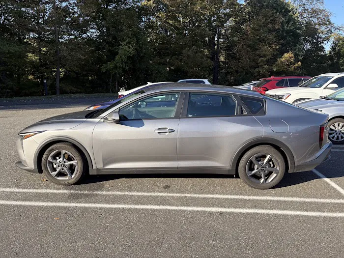 Hertz Car Rental - Fairfield - Post Road Picture 10