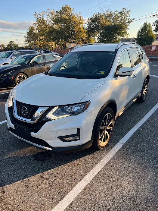 RB AUTO RENTAL Picture 2