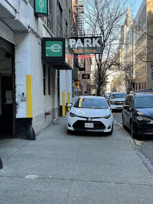 Enterprise Rent-A-Car Picture 7