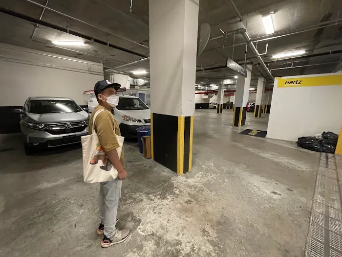 Hertz Car Rental - New York - East 12th Street Picture 5