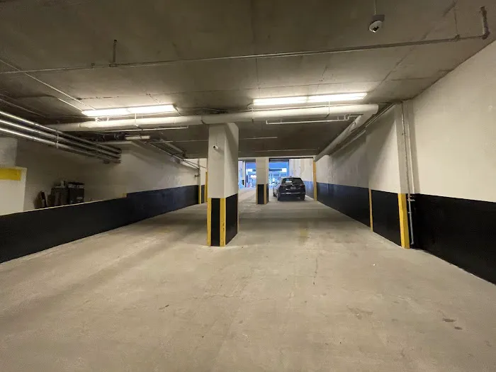 Hertz Car Rental - New York - East 12th Street Picture 3