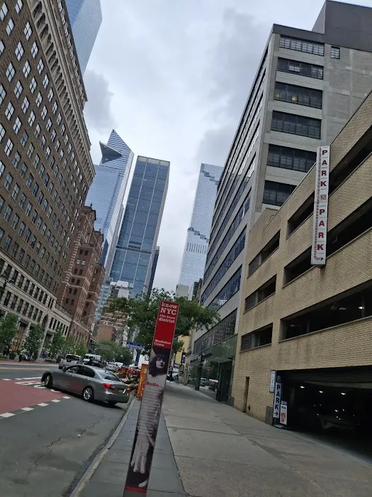 Hertz Car Rental - New York - West 34th Street Picture 3