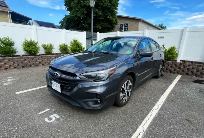 Avis Car Rental Picture 1