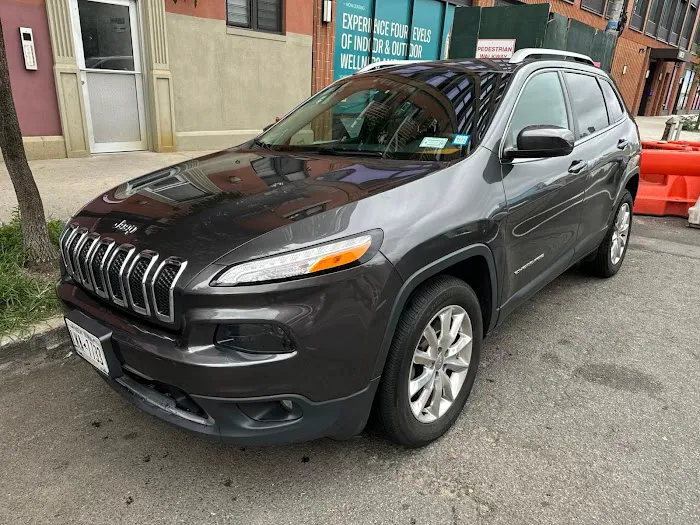 Gutori Auto Rentals Picture 4
