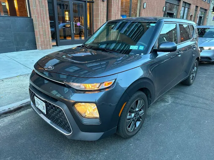 Gutori Auto Rentals Picture 3