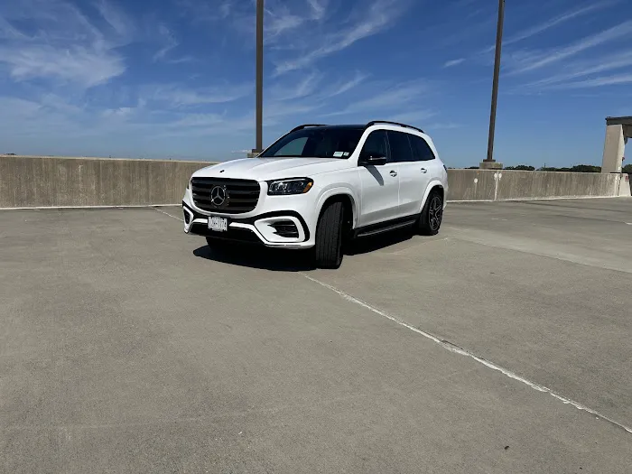 E M AUTO RENTAL LLC Picture 2