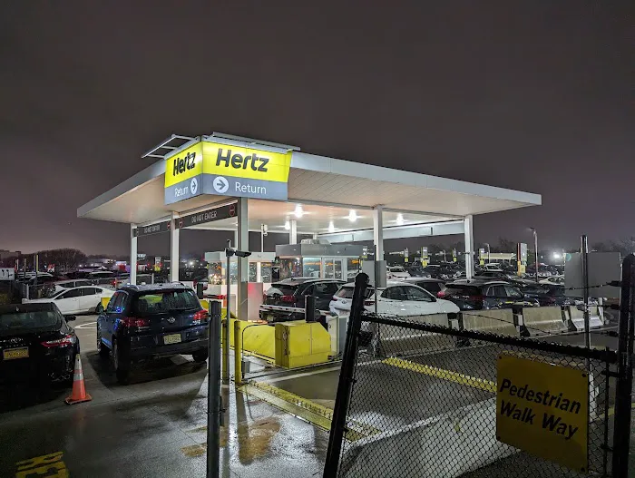 Hertz Car Rental - New York City - Laguardia Airport (LGA) Picture 3