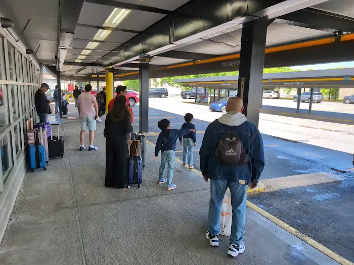 Hertz Car Rental - New York City - Laguardia Airport (LGA) Picture 1