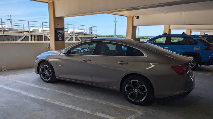 Hertz Car Rental - Great Neck - Northern Boulevard Picture 6