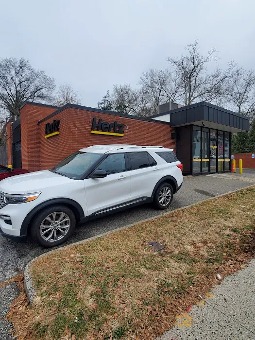 Hertz Car Rental - Great Neck - Northern Boulevard Picture 10