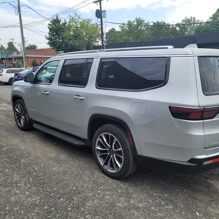 Avis Car Rental Picture 2