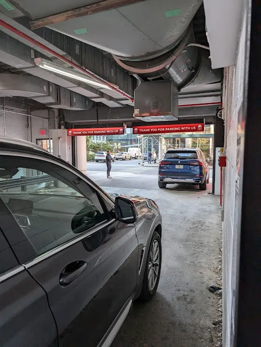Hertz Car Rental - Brooklyn - Northside Piers Picture 8