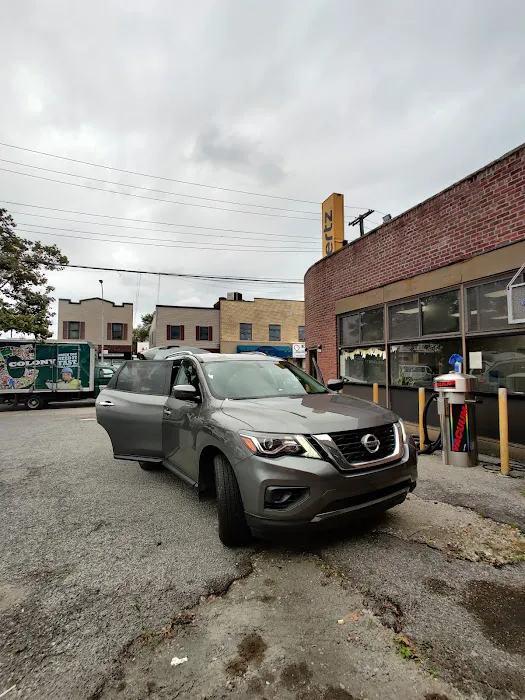 Hertz Car Rental - Middle Village - Metropolitan Avenue Picture 1