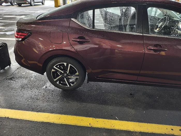 Hertz Car Rental Picture 2