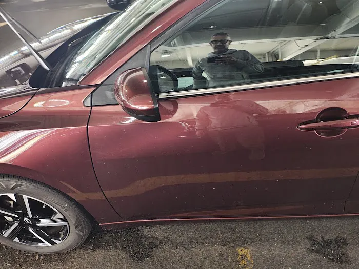 Hertz Car Rental Picture 3