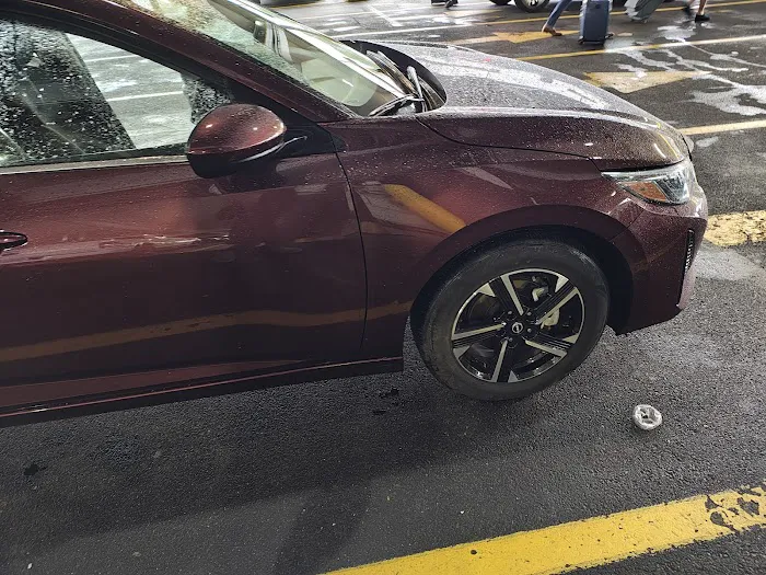 Hertz Car Rental Picture 10