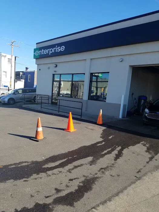 Enterprise Rent-A-Car Picture 4