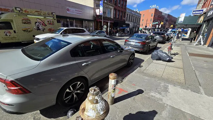Hertz Car Rental - New York - West 83rd Street Picture 5