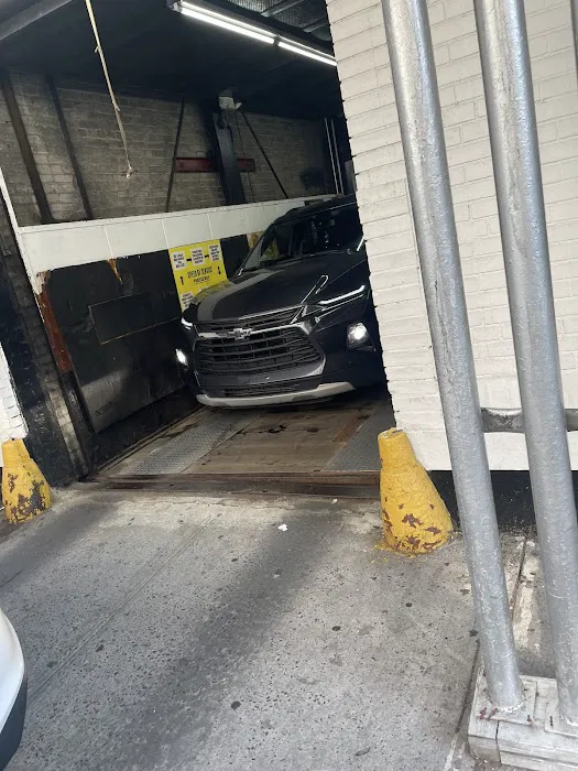 Hertz Car Rental - New York - West 83rd Street Picture 1
