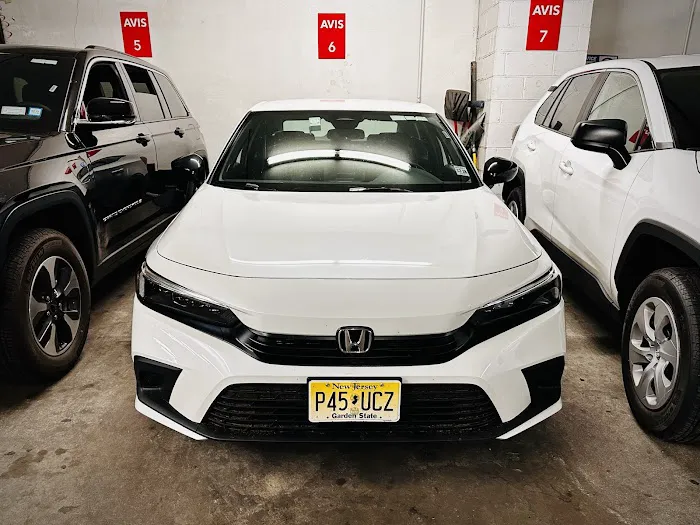 Avis Car Rental Picture 1