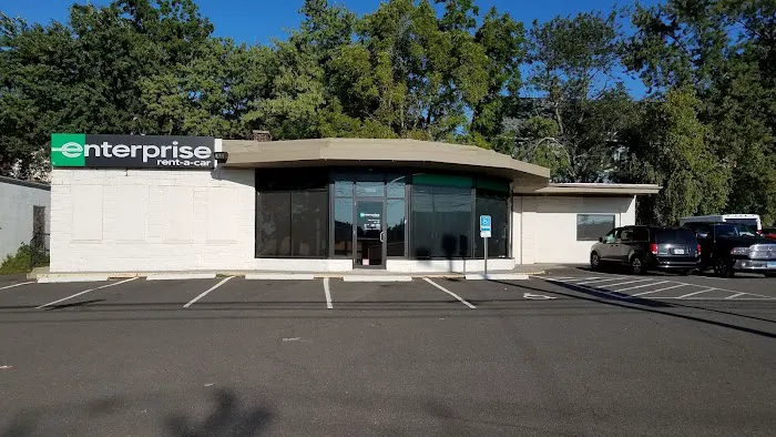 Enterprise Rent-A-Car Picture 4