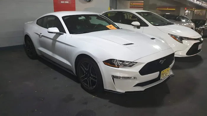 Avis Car Rental Picture 1