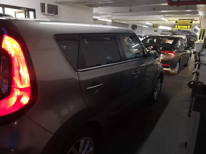 Hertz Car Rental - New York - East 76th Street Picture 7