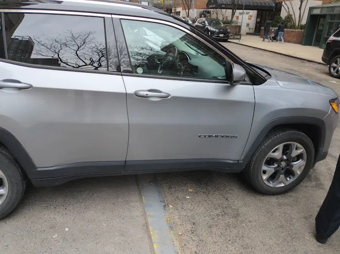 Avis Car Rental Picture 8