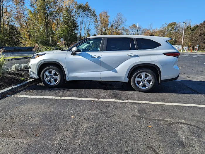 Avis Car Rental Picture 3