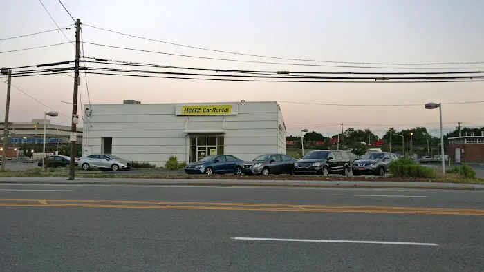 Hertz Car Rental - Hicksville - West John Street Picture 1