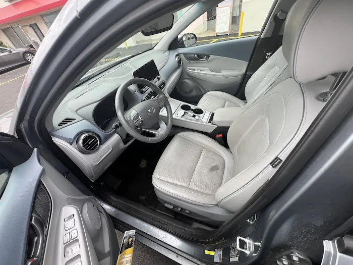 Hertz Car Rental - Wallingford - South Broad Street Picture 5