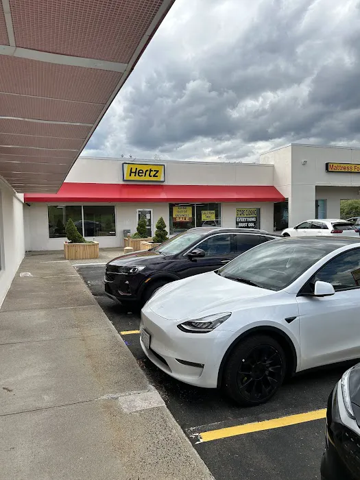 Hertz Car Rental - Wallingford - South Broad Street Picture 10