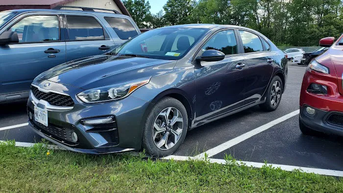 Tri-County Auto Rental Picture 3