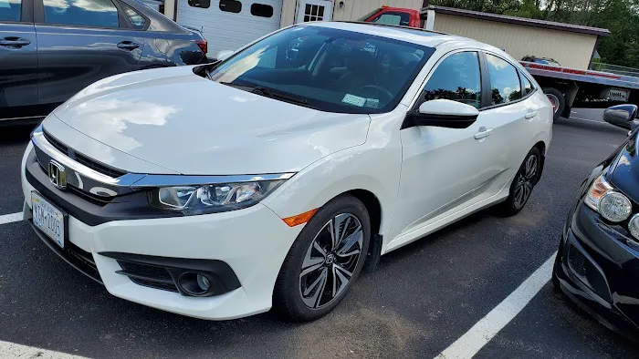 Tri-County Auto Rental Picture 7