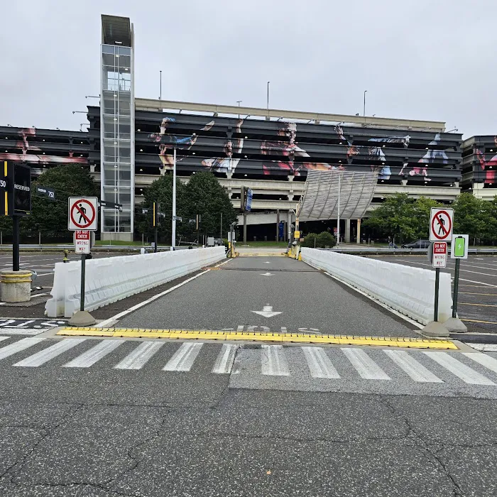 Hertz Car Rental - Philadelphia - Philadelphia International Airport (PHL) Picture 7