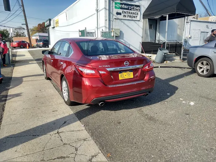 Enterprise Rent-A-Car Picture 2