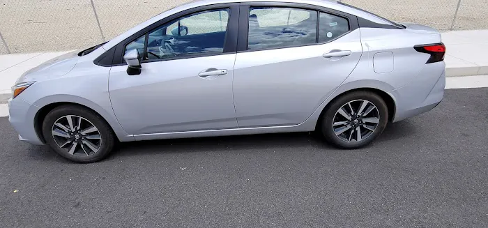 Avis Car Rental Picture 3