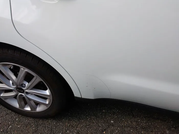 Avis Car Rental Picture 1