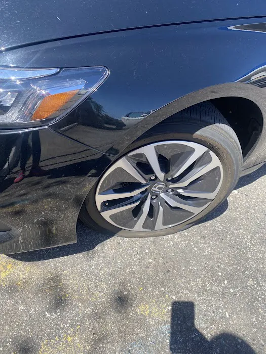 Avis Car Rental Picture 4