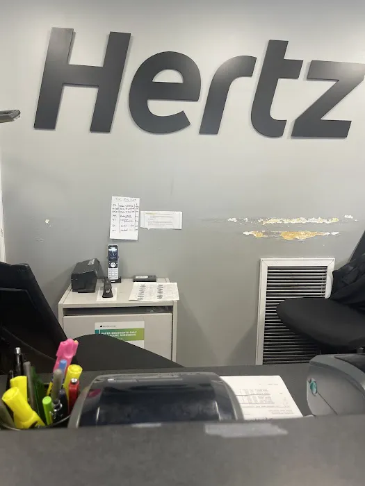 Hertz Car Rental - Hartford - New Britian Avenue Picture 4