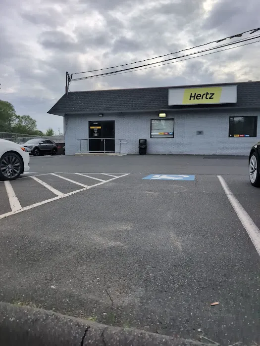 Hertz Car Rental - Hartford - New Britian Avenue Picture 1