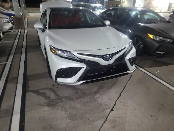 Avis Car Rental Picture 1