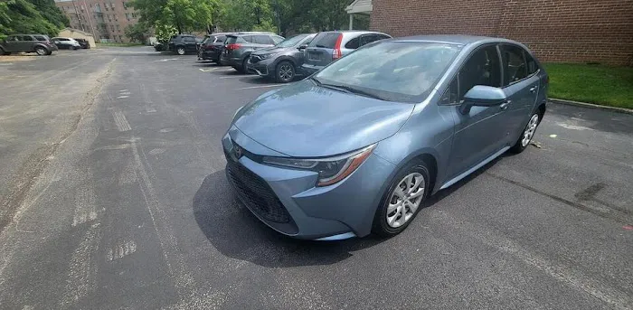 LynFrank car rentals Picture 2
