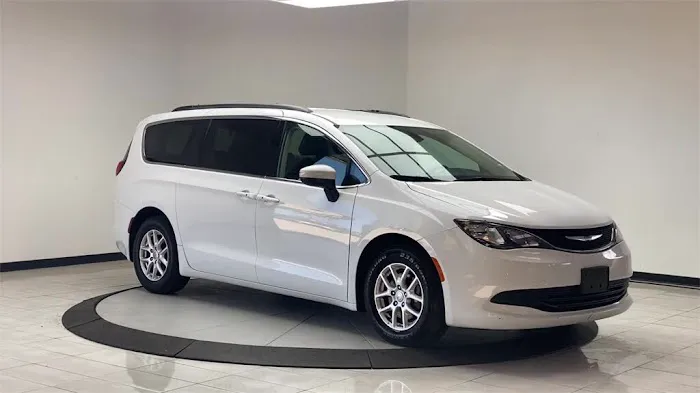 Hartford VIP Car Rental Picture 1