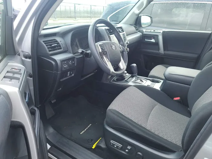 Hertz Car Rental - University Park Airport (SCE) Picture 9