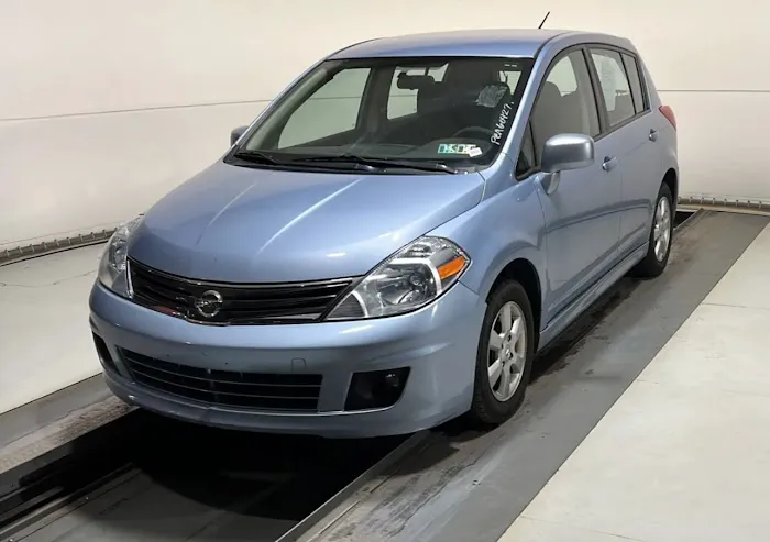 Diavaeh Car Rental Picture 1
