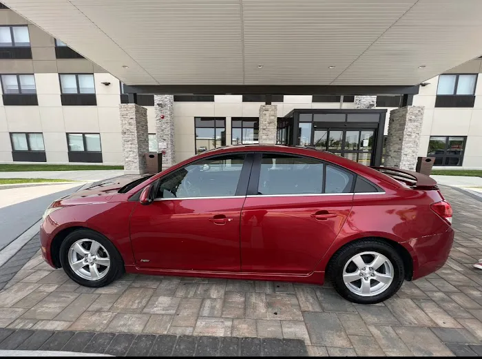 Diavaeh Car Rental Picture 4