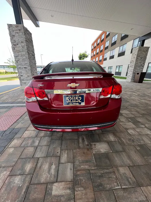 Diavaeh Car Rental Picture 9