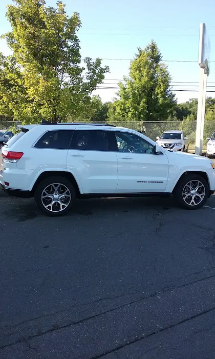 Dollar Car Rental - Bradley International Airport Picture 10