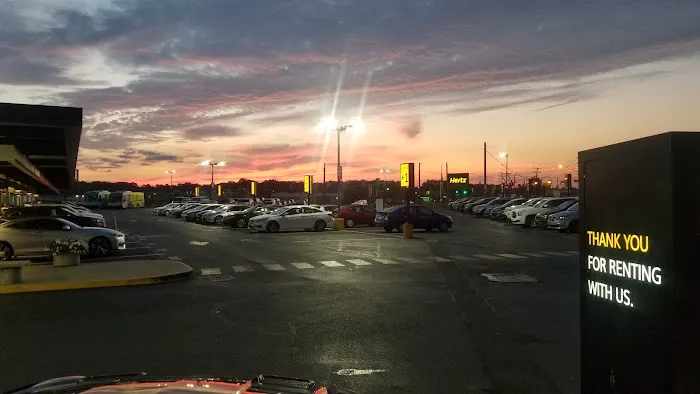 Hertz Car Rental - Windsor Locks - Bradley International Airport (BDL) Picture 7